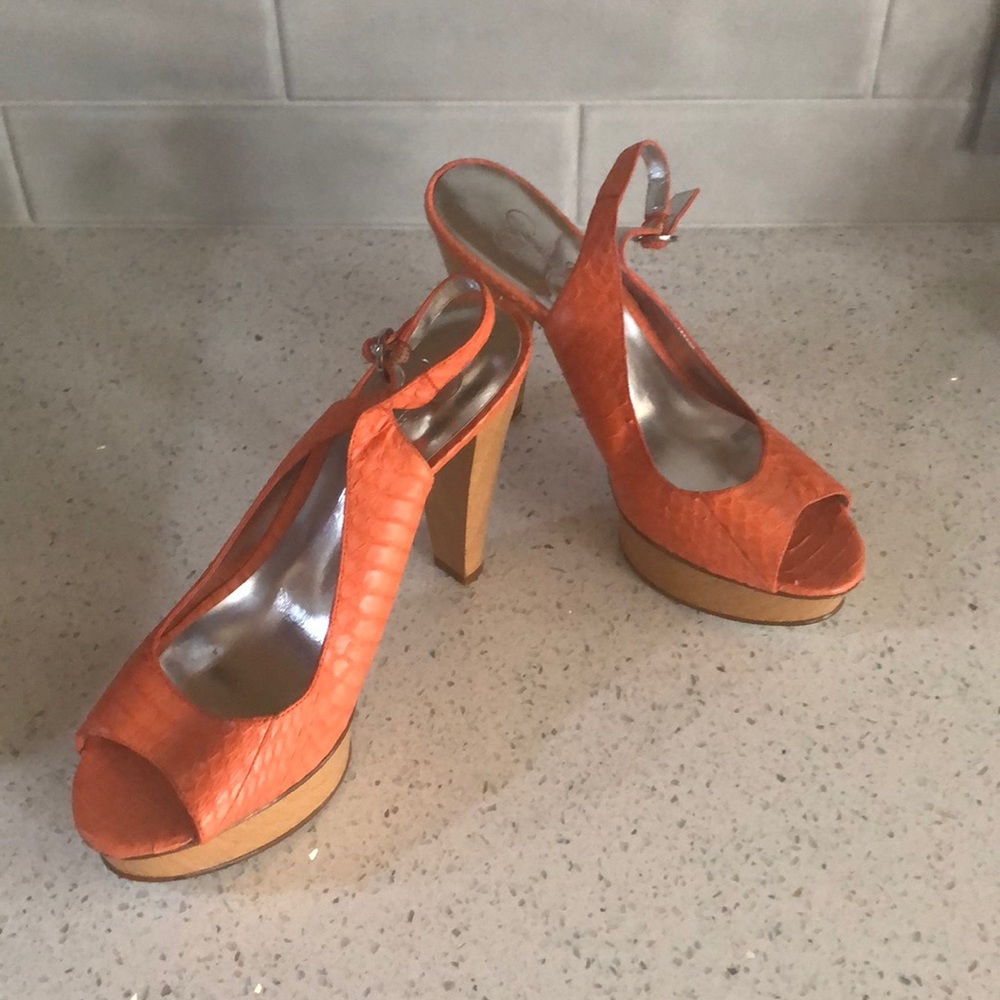 NEW Jessica Simpson Coral Shies Size 8